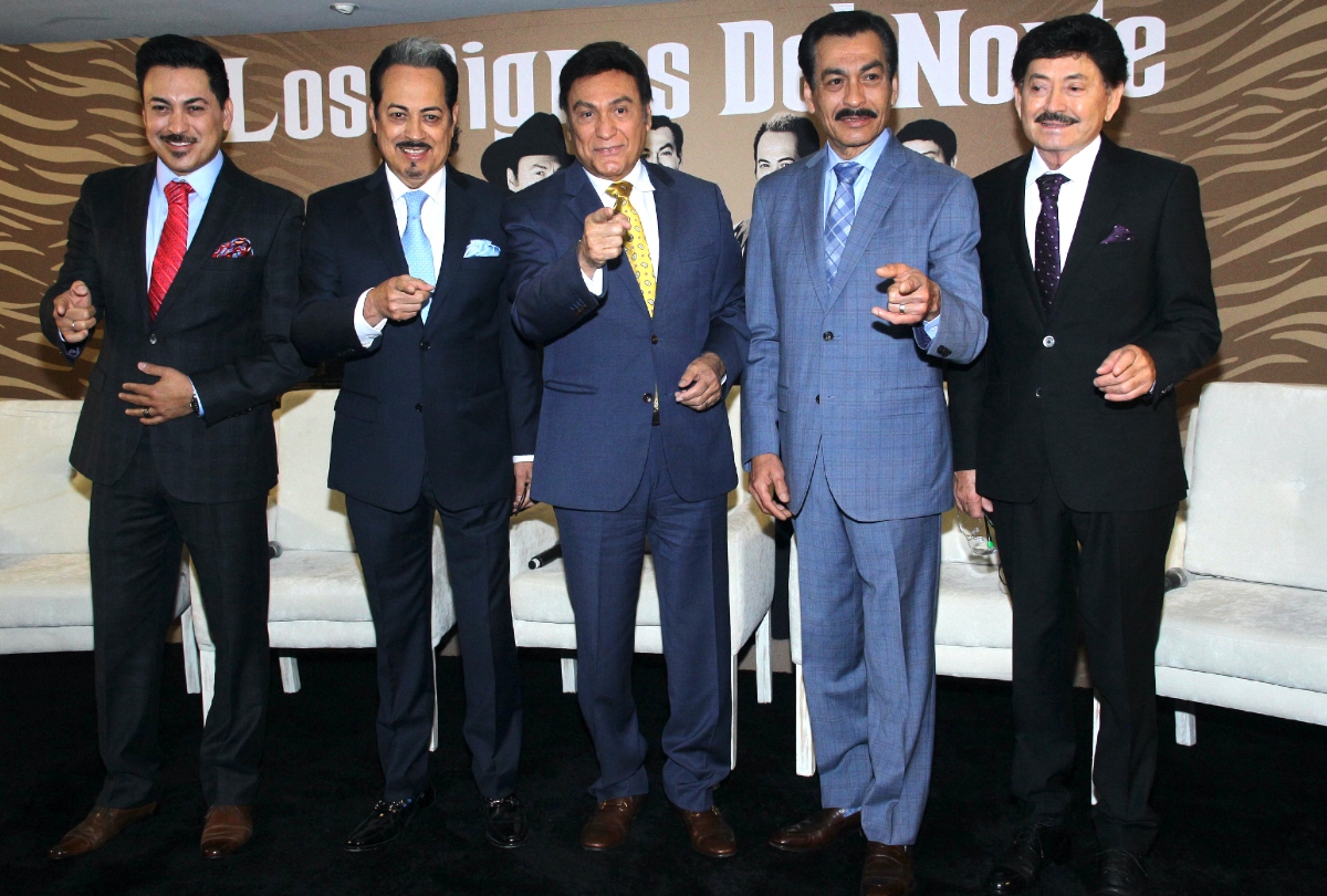 Los Tigres del Norte joins leader in pro-immigrant campaign