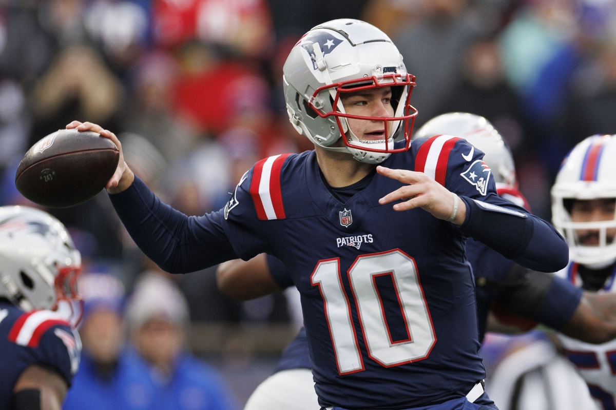 Patriots beat Denver 10-7 in the snow to seal Super Bowl berth