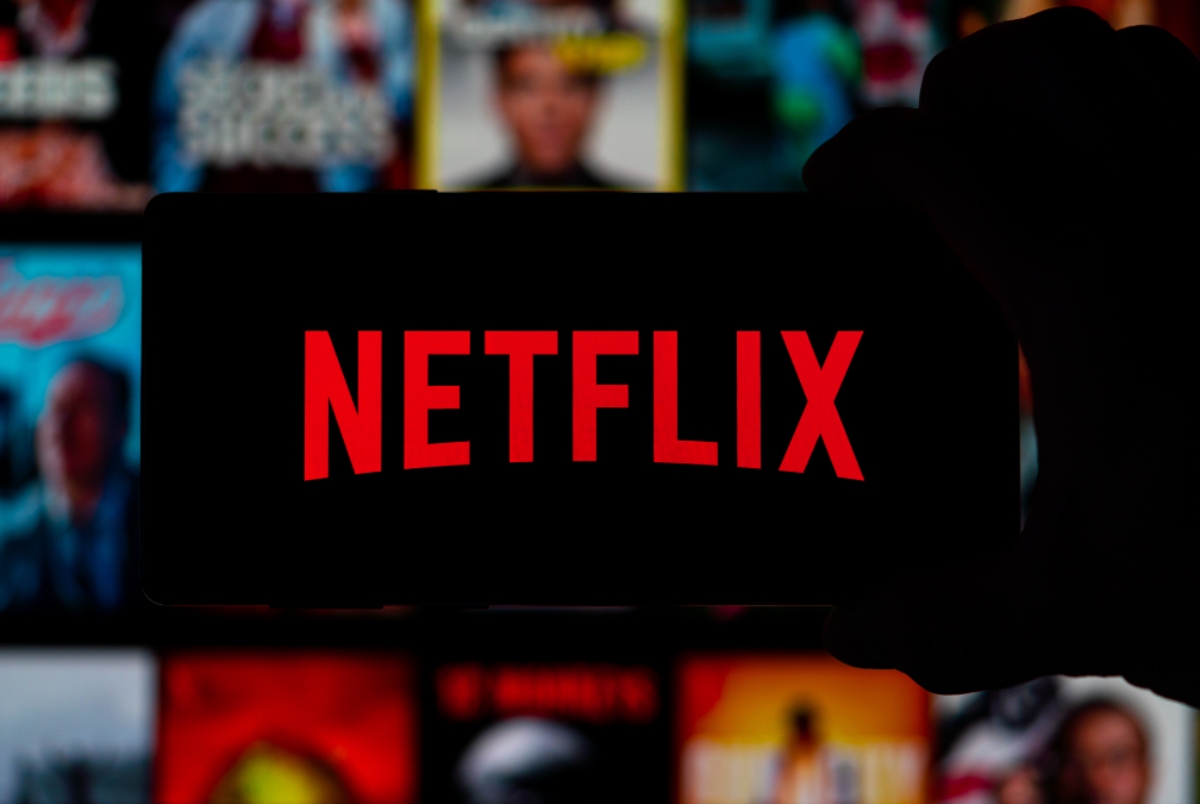 Netflix to submit cash offer to buy Warner Bros. Discovery