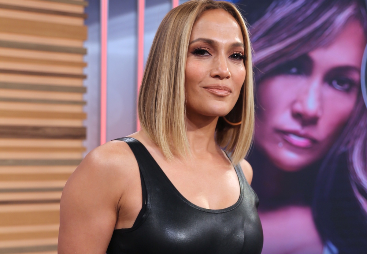 Jennifer Lopez appears at Coachella as surprise guest of David Guetta