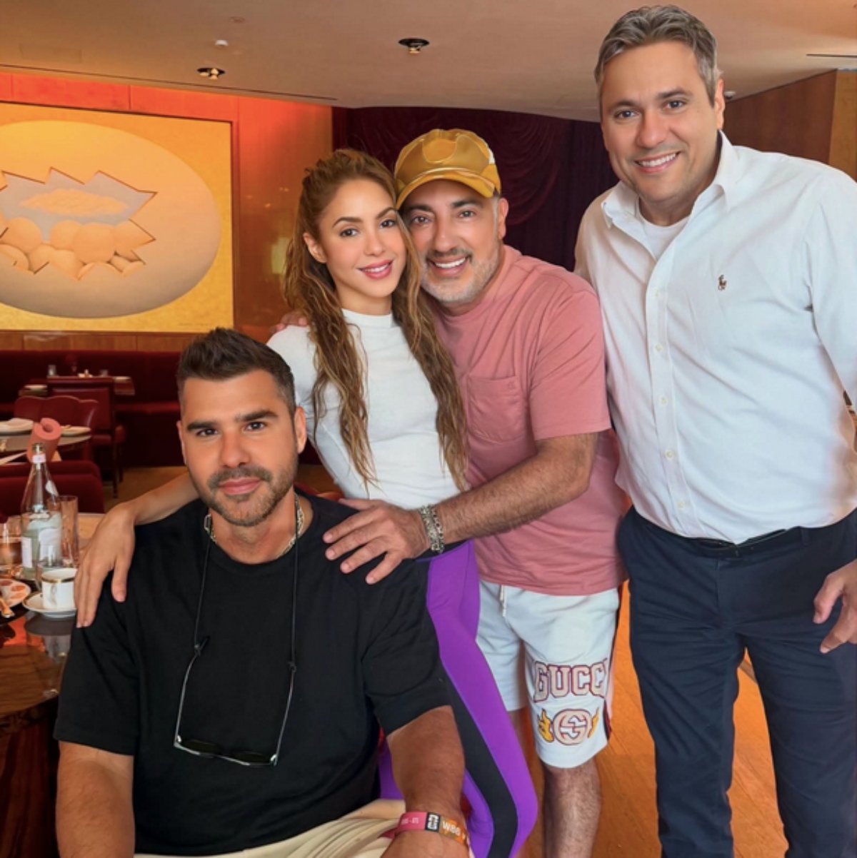 Shakira aparece junto a Antonio de la Rúa y se desatan rumores