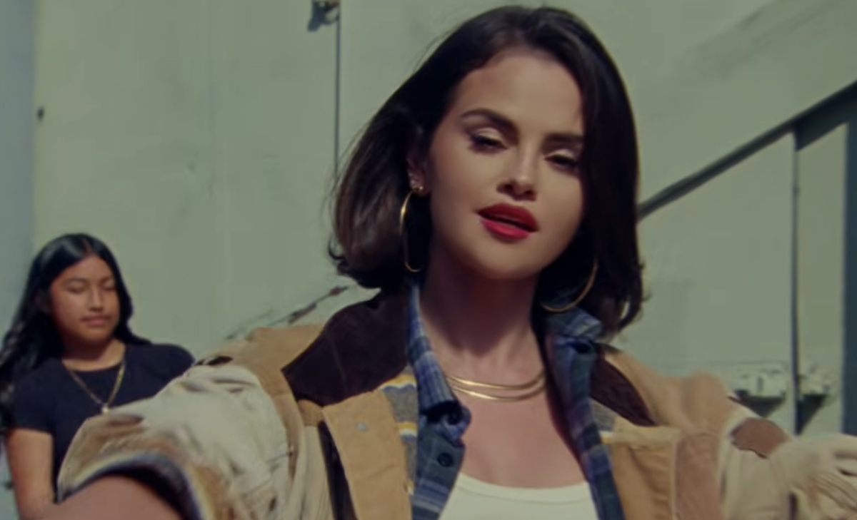 Benny Blanco, Selena Gómez y Becky G estrenan la canción