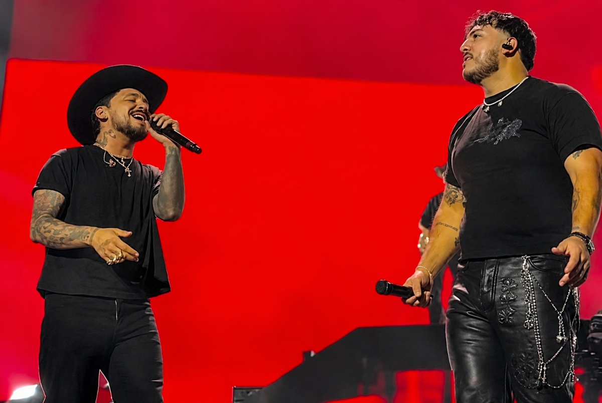 Christian Nodal es la sorpresa del Grupo Frontera en show de EEUU