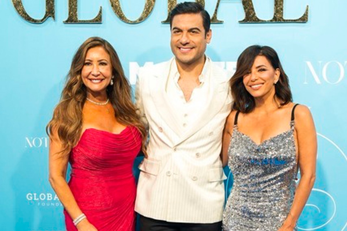 Carlos Rivera recibe prestigioso premio humanitario por su labor social junto a Eva Longoria
