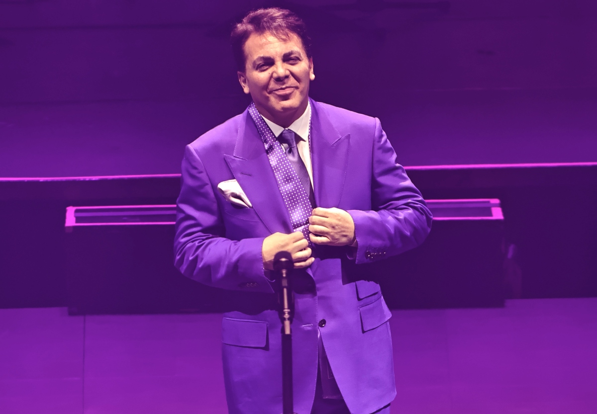 Cristian Castro se gradúa de preparatoria y el momento se vuelve viral