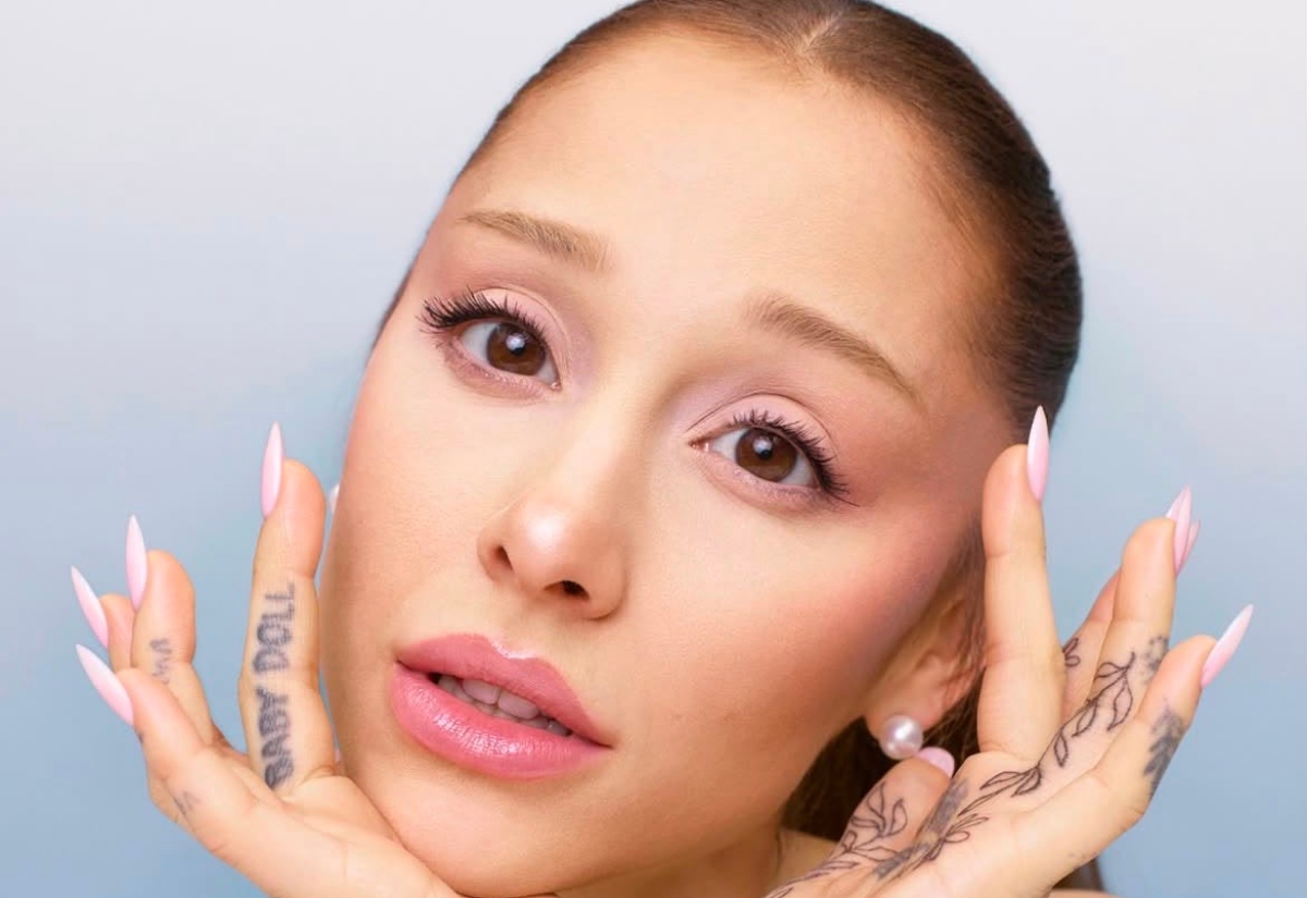 Ariana Grande comparte fotos con su nueva pareja Ricky Álvarez