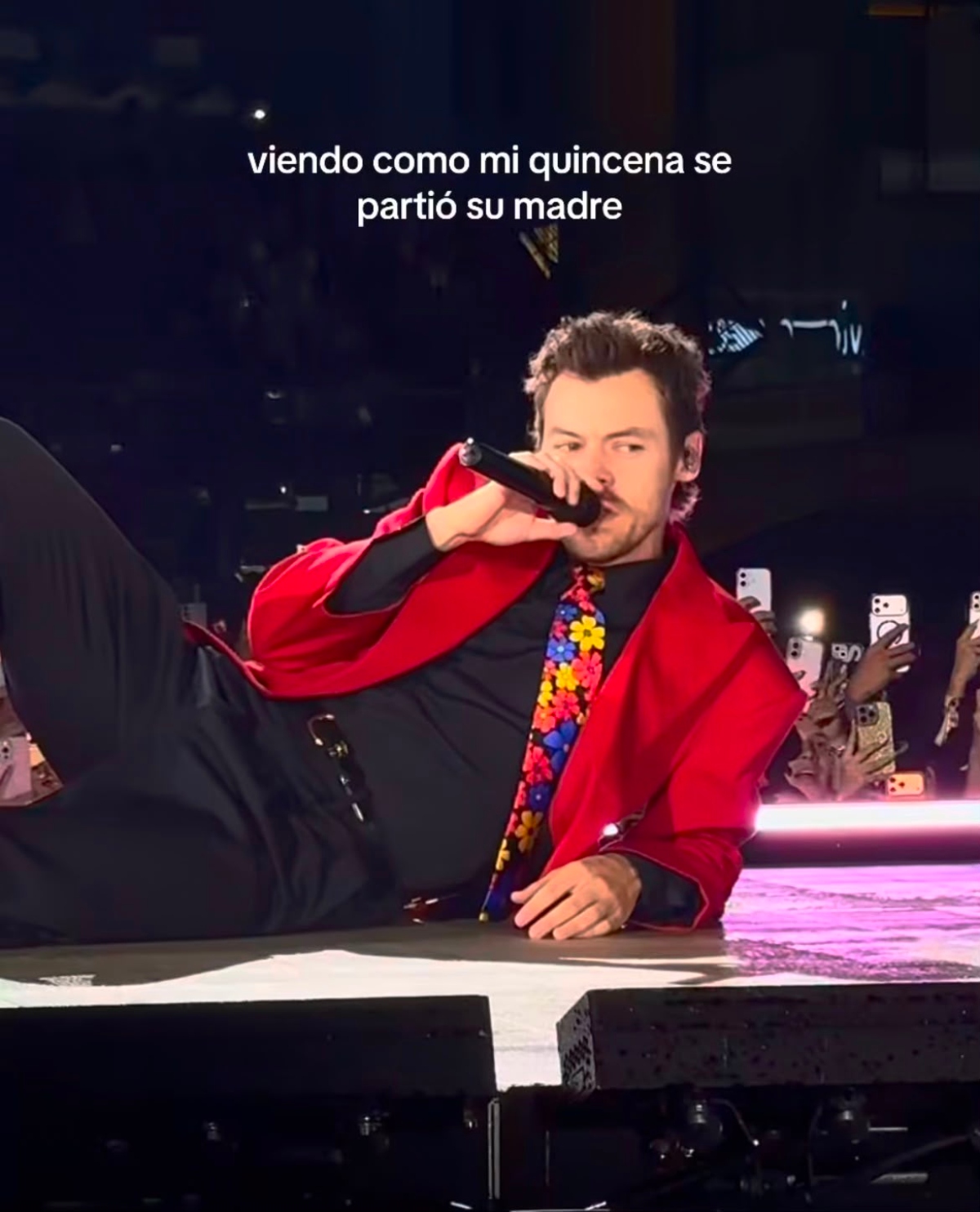 Harry Styles sufre fuerte caída en pleno concierto de México