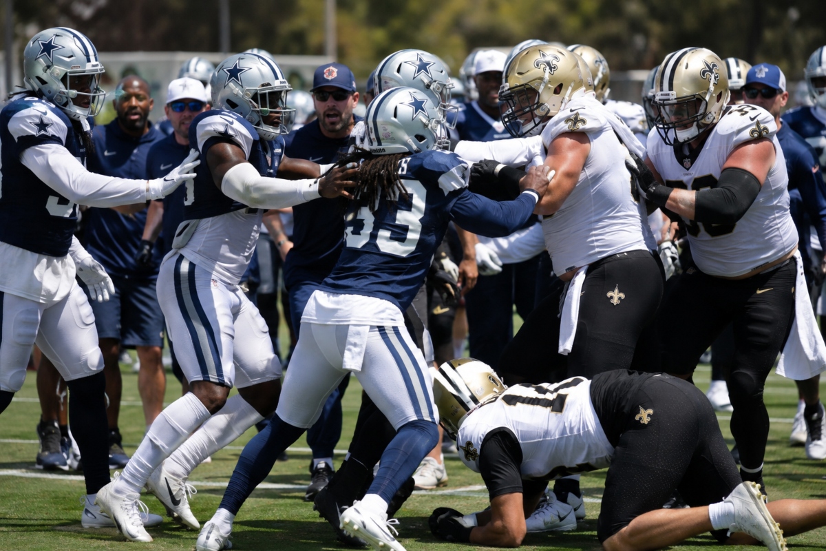 Cowboys y Saints reciben multas de $500,000 tras práctica que terminó en peleas