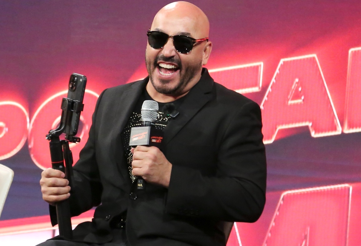 ¡Una nueva mujer! Lupillo Rivera apenas se quedó soltero y ya tiene otro amor