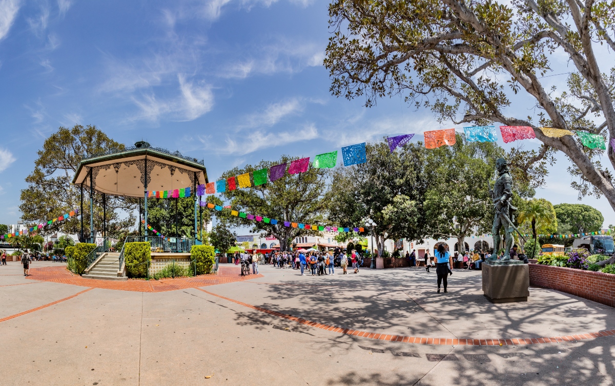 Barrios latinos de Estados Unidos, Barrios latinos, Placita Olvera, Los Ángeles, Nueva Onda