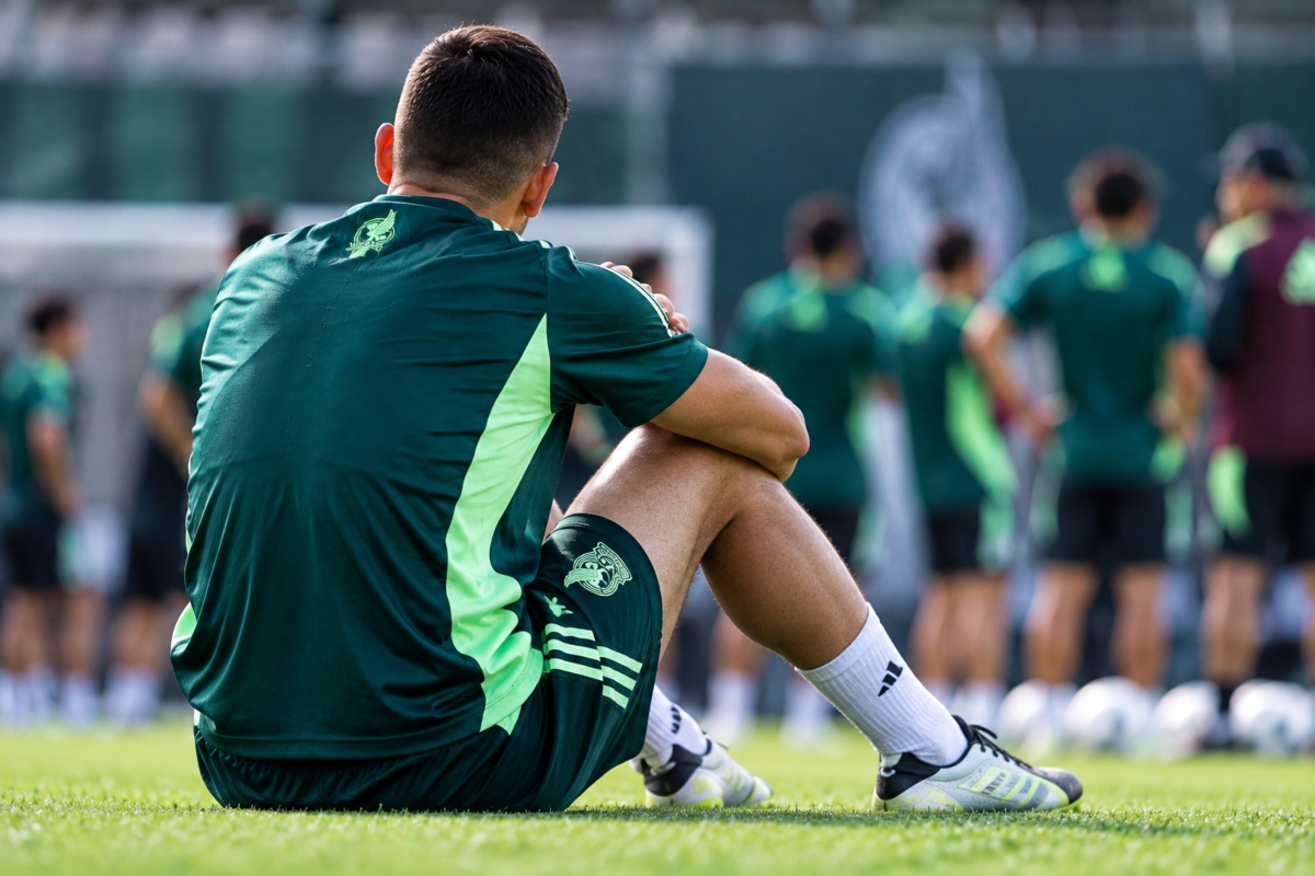 A Setback for El Tri: César Montes Is Injured and Will Miss the Upcoming Friendly Matches