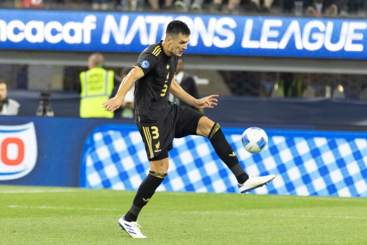 César Montes Withdrawn from the National Team