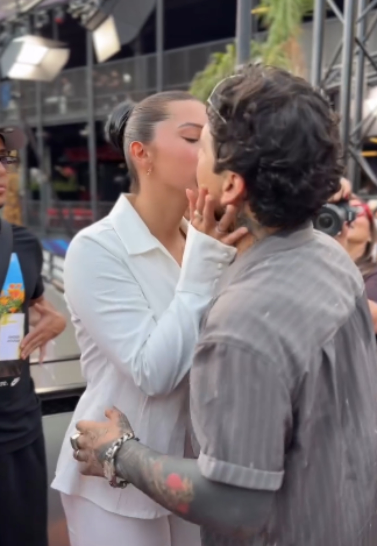Christian Nodal y Ángela Aguilar se muestran más felices que nunca antes de los Premios Juventud