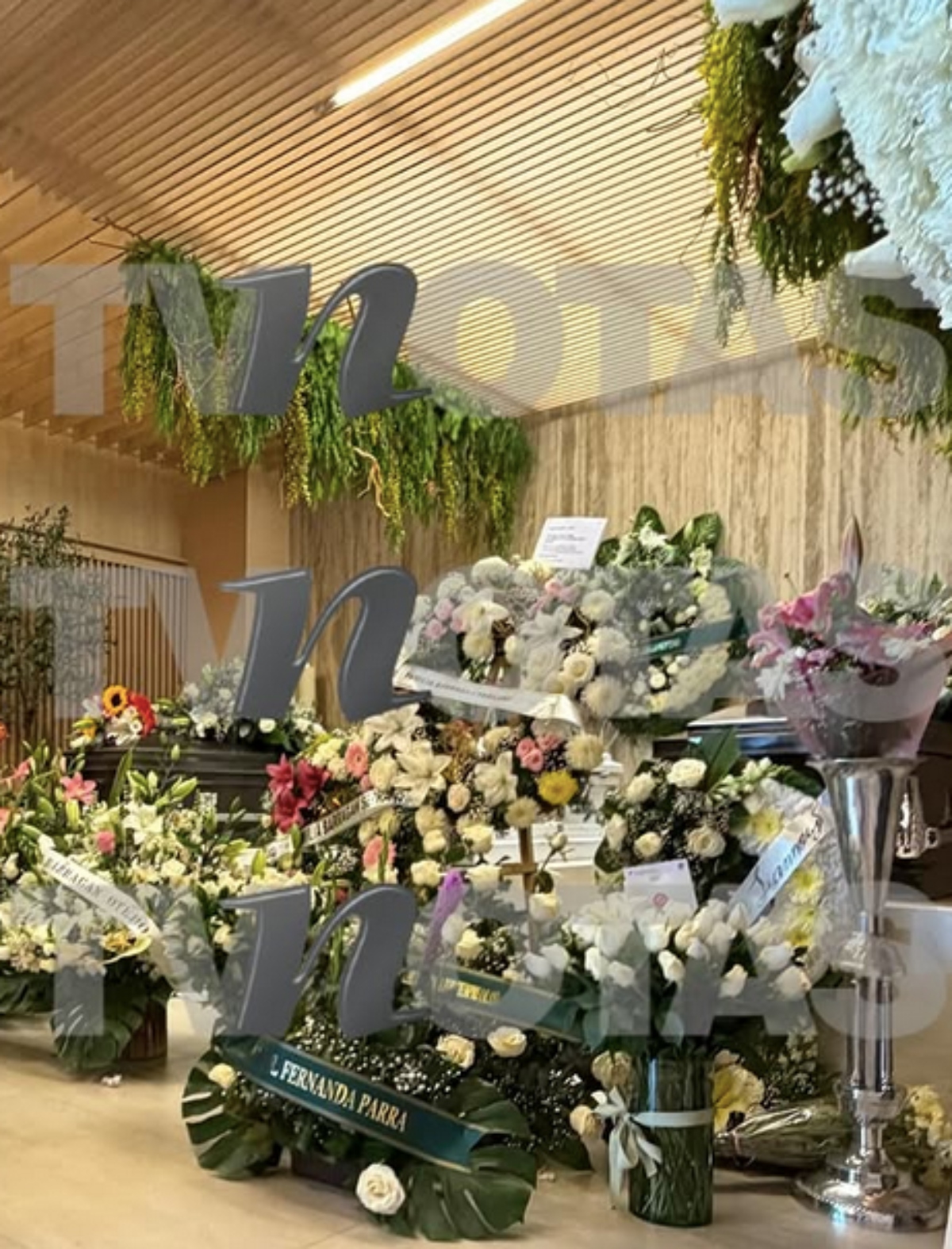 Filtran imágenes del funeral de Jonathan Meléndez, integrante de Camilo Séptimo