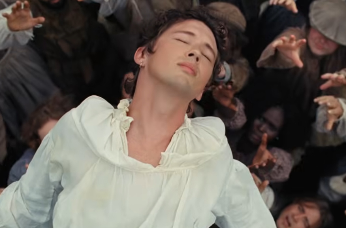 Troye Sivan lanza nuevo video con escenas escandalosas y ‘samplea’ a Madonna