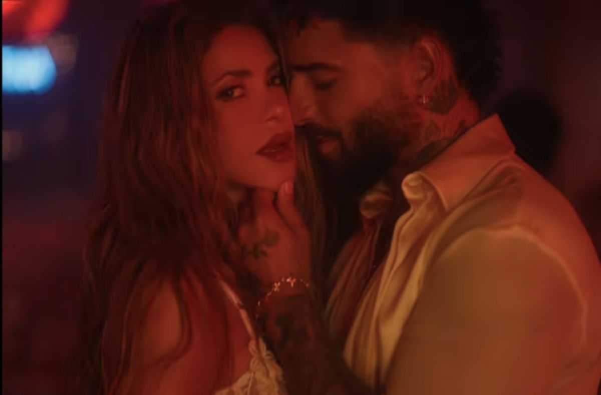 Shakira y Maluma elevan la temperatura con el video musical de su canción ‘Agua’