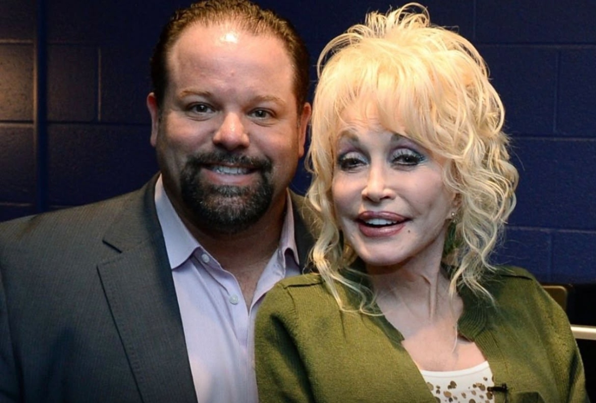 Dolly Parton’s manager seeks a restraining order against the late singer’s nephew