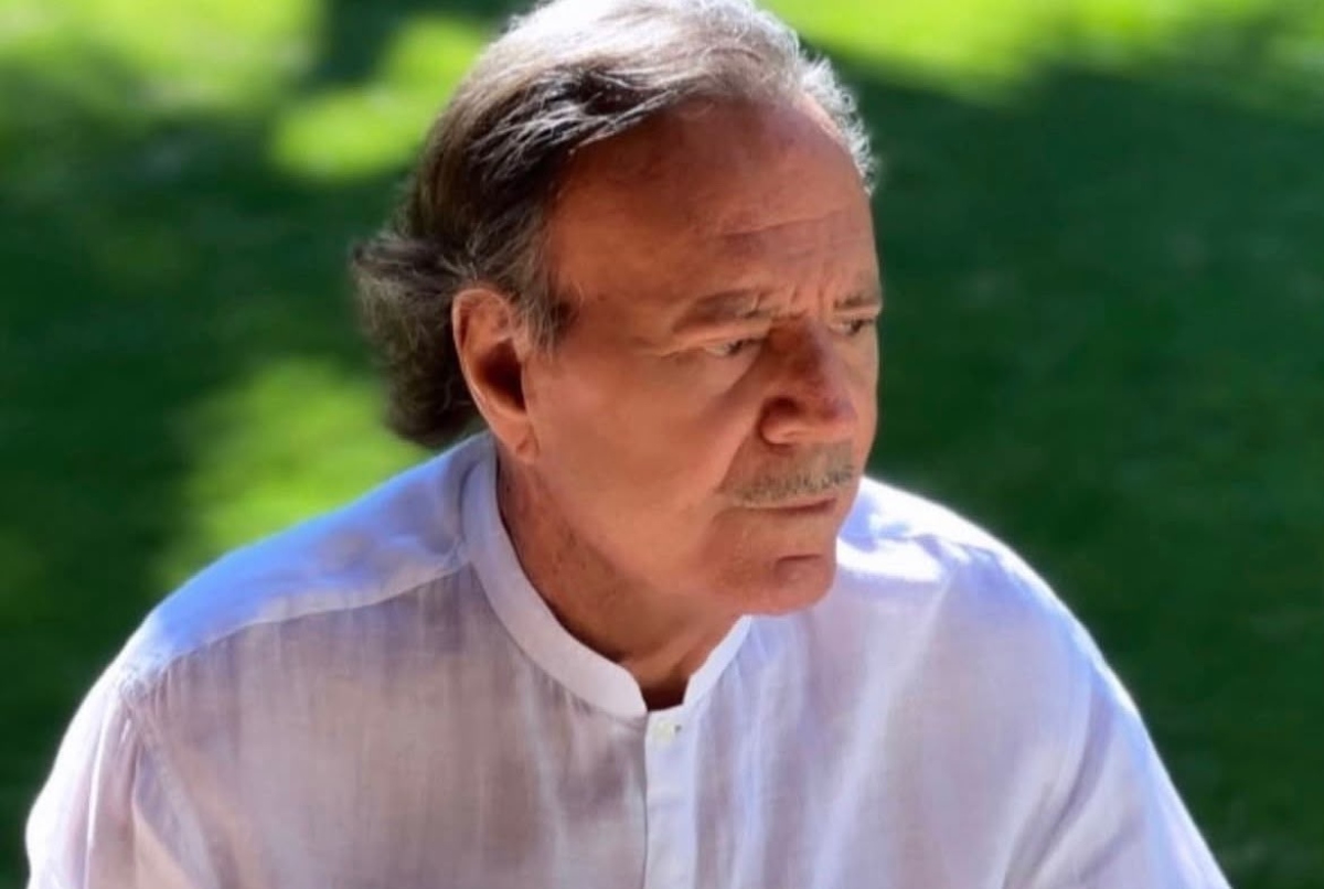 Rechazan demanda de Julio Iglesias contra vicepresidenta Yolanda Díaz