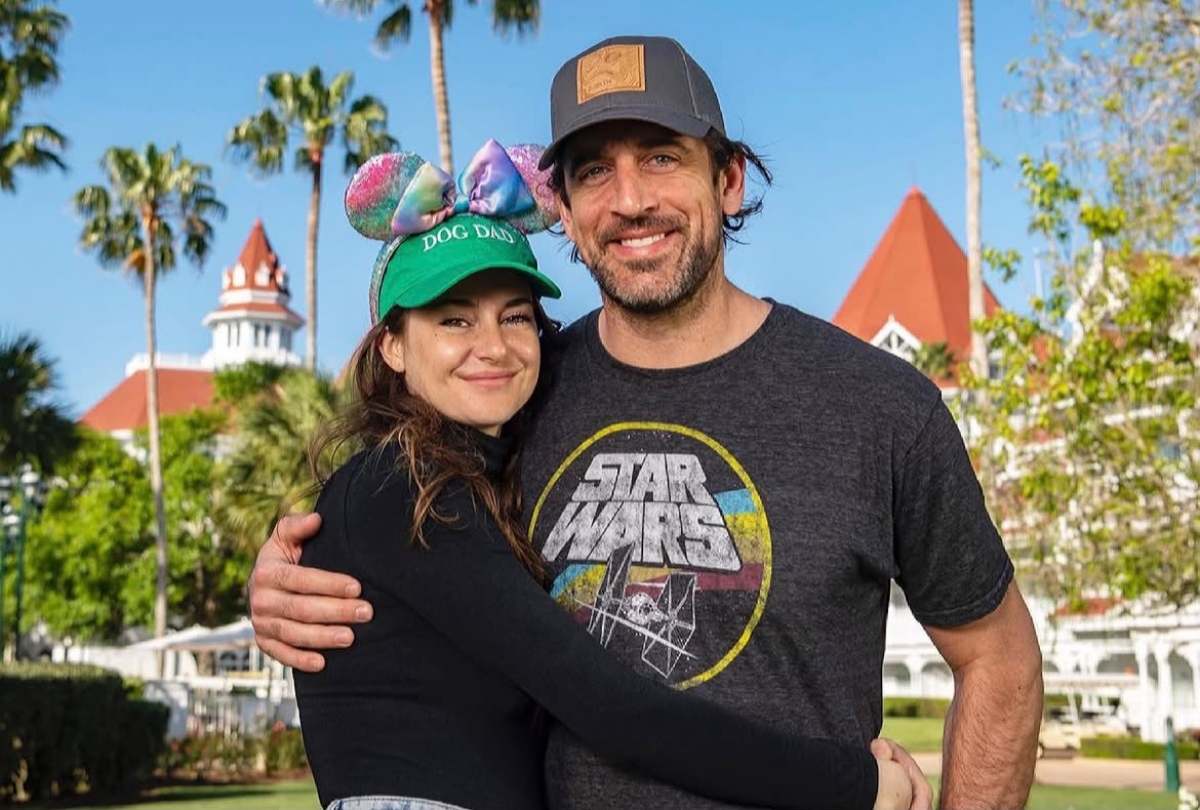 Aaron Rodgers, jugador de fútbol americano hace fuertes revelaciones de la actriz Shailene Woodley
