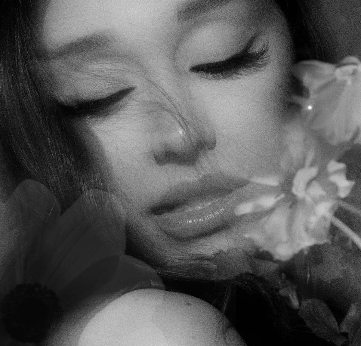 Ariana Grande mil millones reproducciones Spotify disco 'Petal'