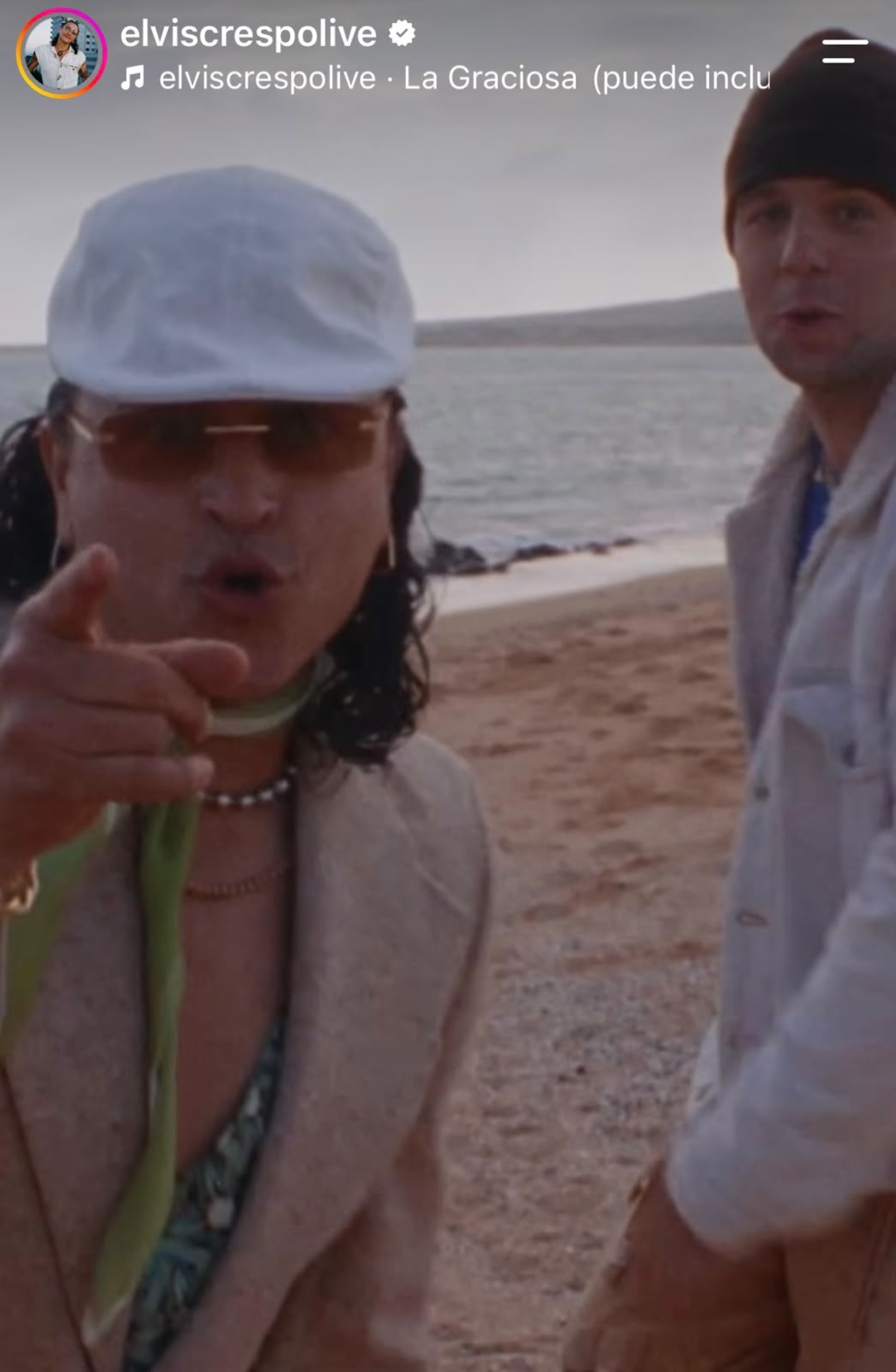 Elvis Crespo celebra el éxito de su colaboración con Quevedo