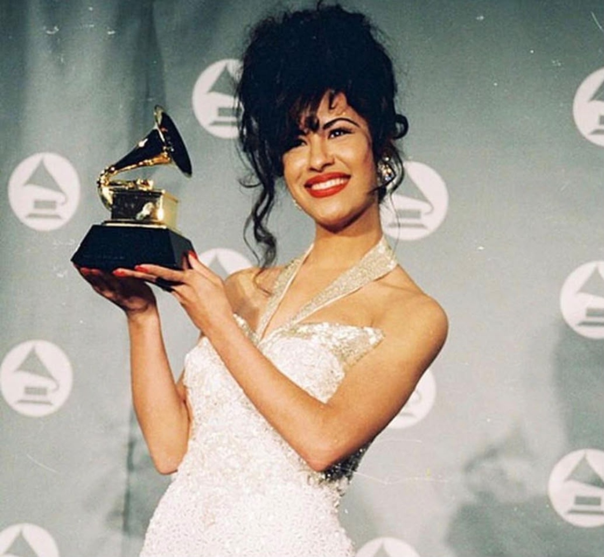 Selena Gloria Estéfan Shakira Bad Bunny y más