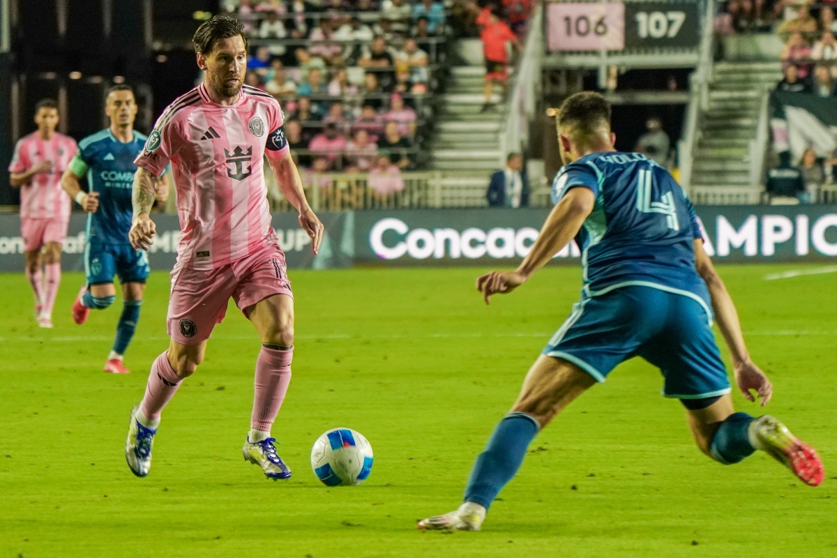 Messi enfrenta a Cruz Azul por título