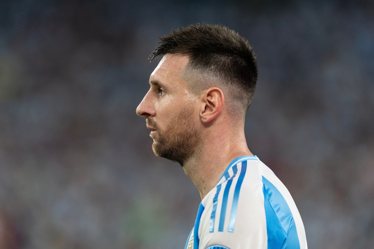 Lionel Messi Unveils His Farewell Jersey