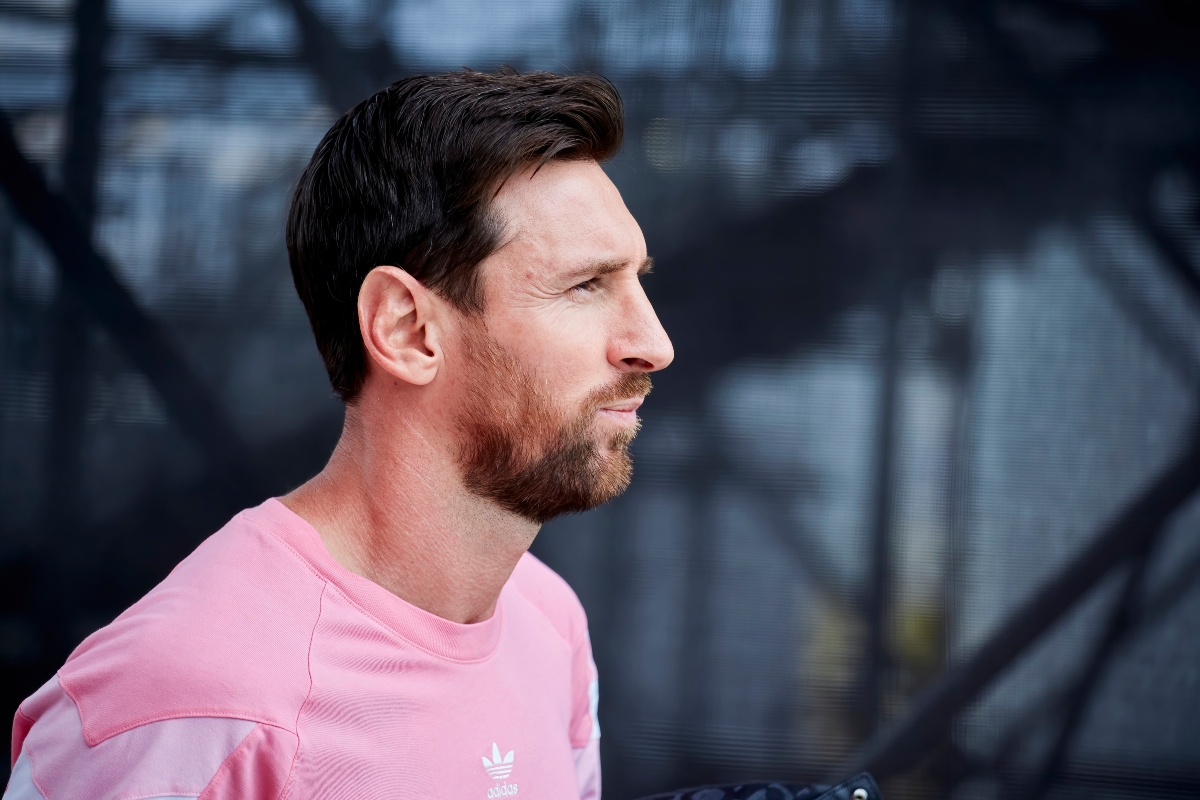 Lionel Messi encara a Don Garber