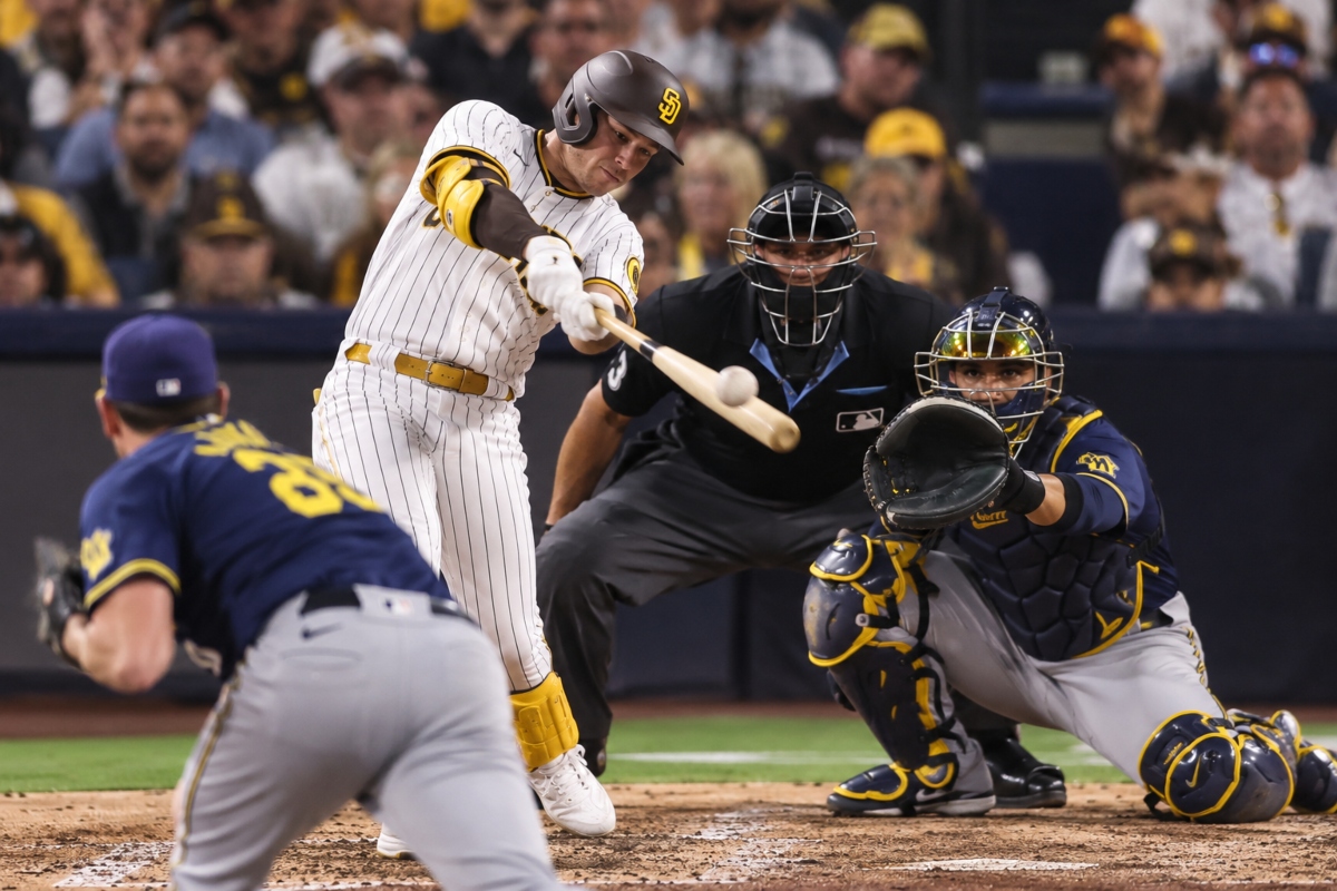 Padres sobreviven ante Brewers y fuerzan un dramático Juego 4 en San Diego